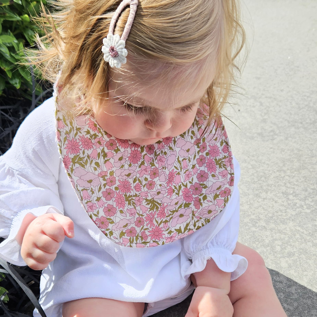 Little Acorn Liberty Bib 'Poppy & Daisy' - Dusky Pink